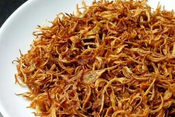 طرز تهیه پیاز داغ بدون روغن به روش بازاری