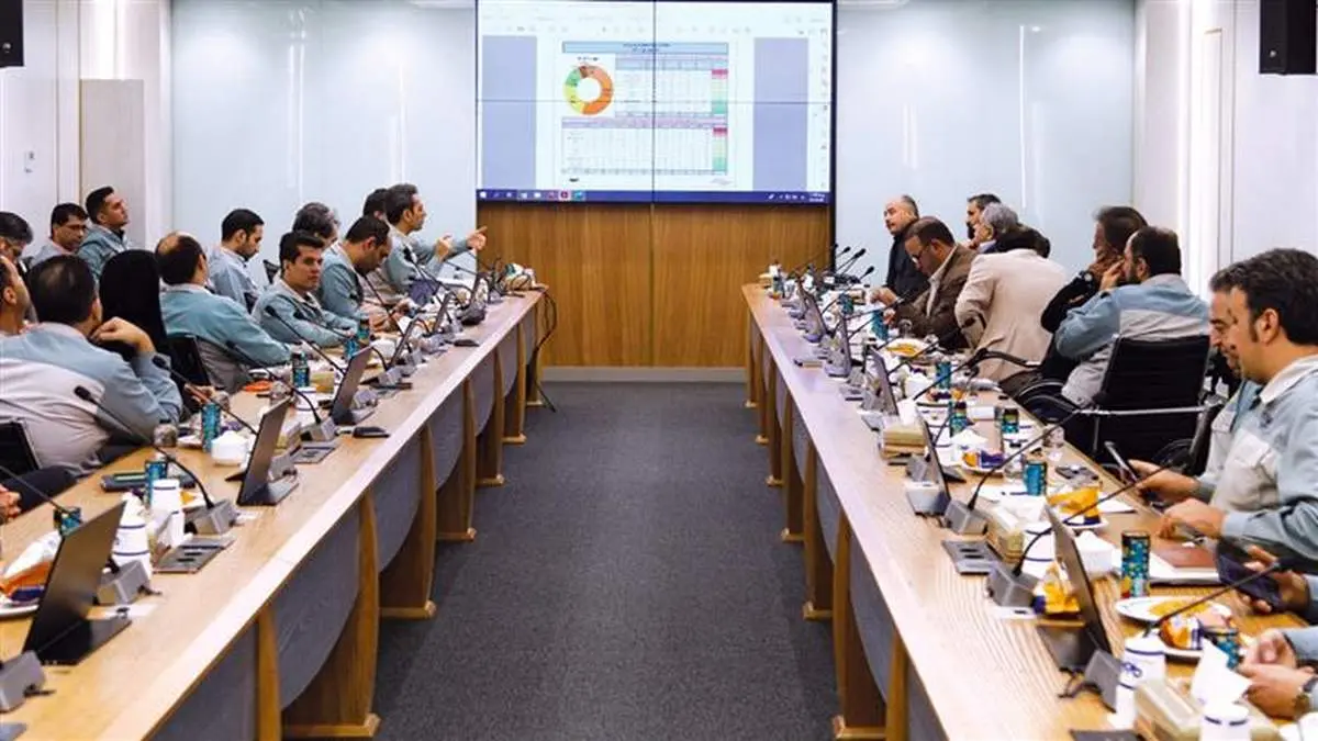 ارزیابان عملکرد مالی ، سال ۱۴۰۱ فولاد مبارکه را بدون هیچ‌گونه نقطه ابهامی تأیید کردند