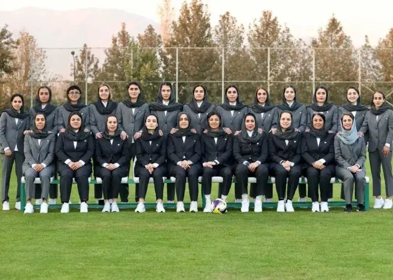 استایل شیک دختران تیم ملی فوتسال قبل پرواز/ عکس

