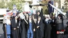 تصاویر دختران دهه نودی‌ در راهپیمایی ۱۳ آبان