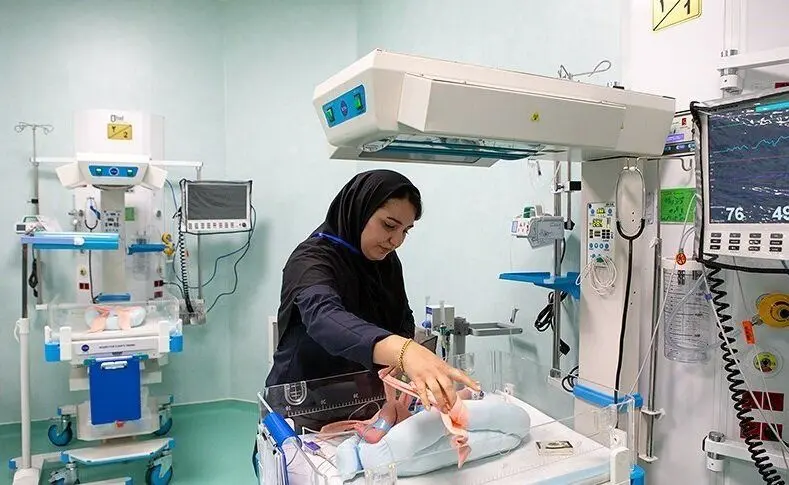 وزیر بهداشت: تعطیلی بیمارستان‌ها در نوروز تخلف است / تخلفات را به ۱۱۹ اطلاع دهید
