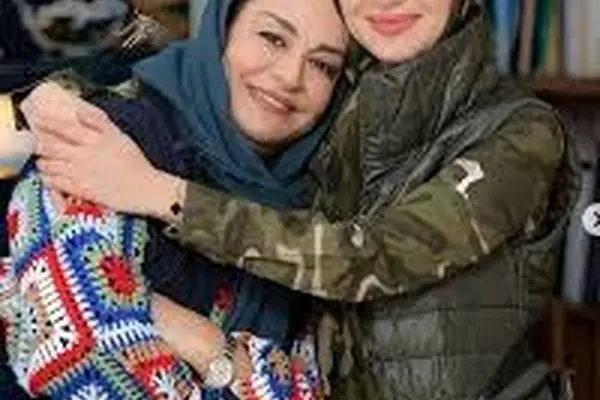 ملیکا و مریلا زارعی از برادر جوانشان رونمایی کردند/ عکس