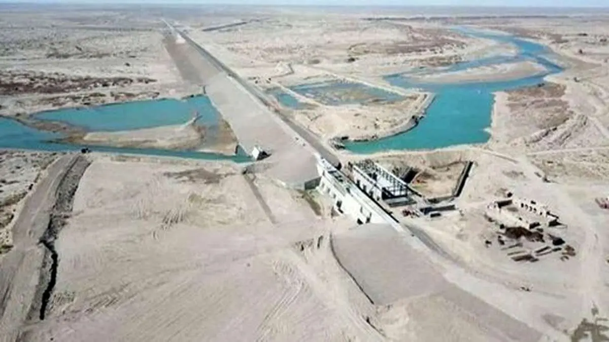  طالبان با انحراف مسیر آب هیرمند، مانع رسیدن آب به ایران شده + تصویر

