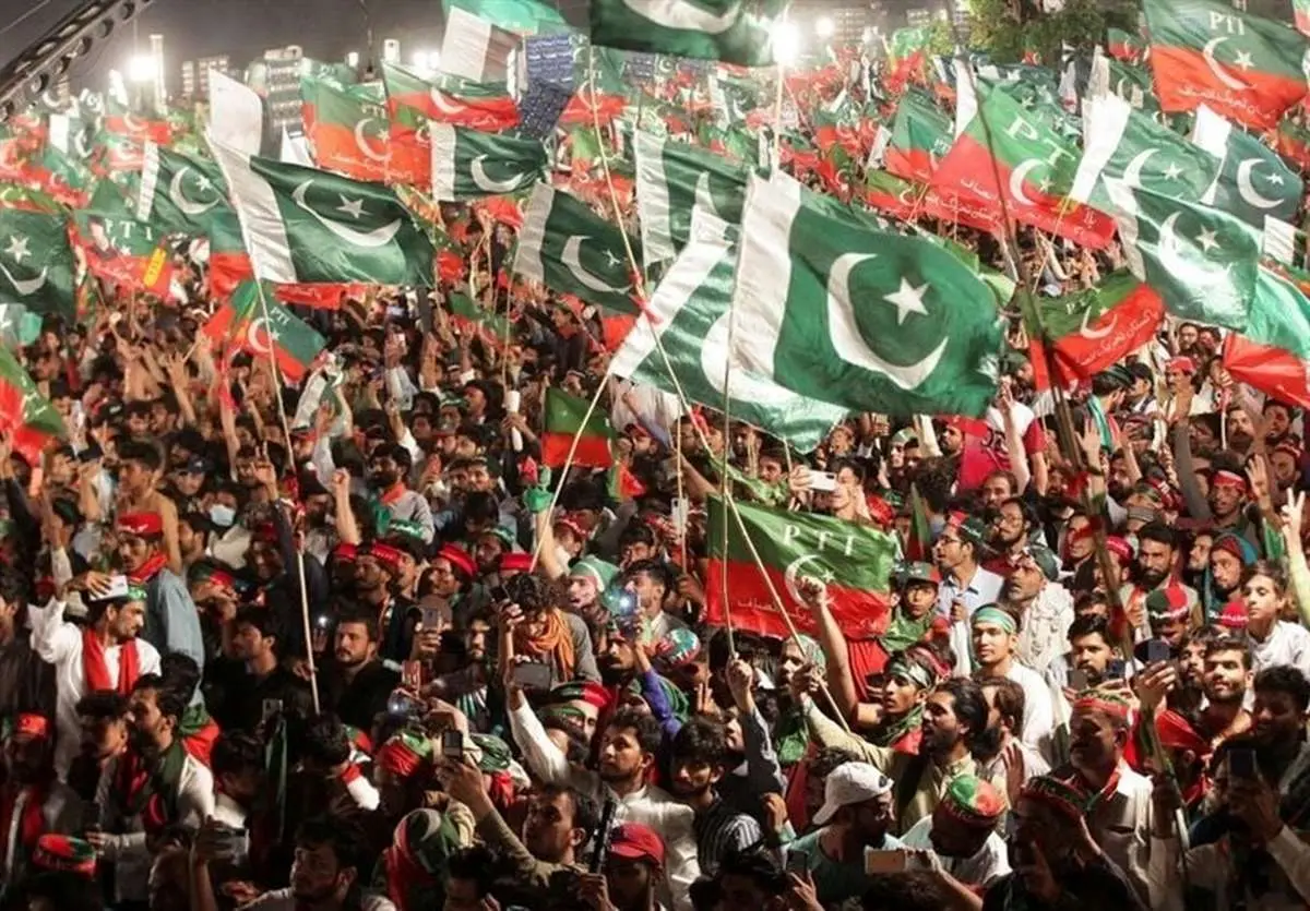 پاکستان حزب عمران خان را ممنوع الفعالیت می‌کند