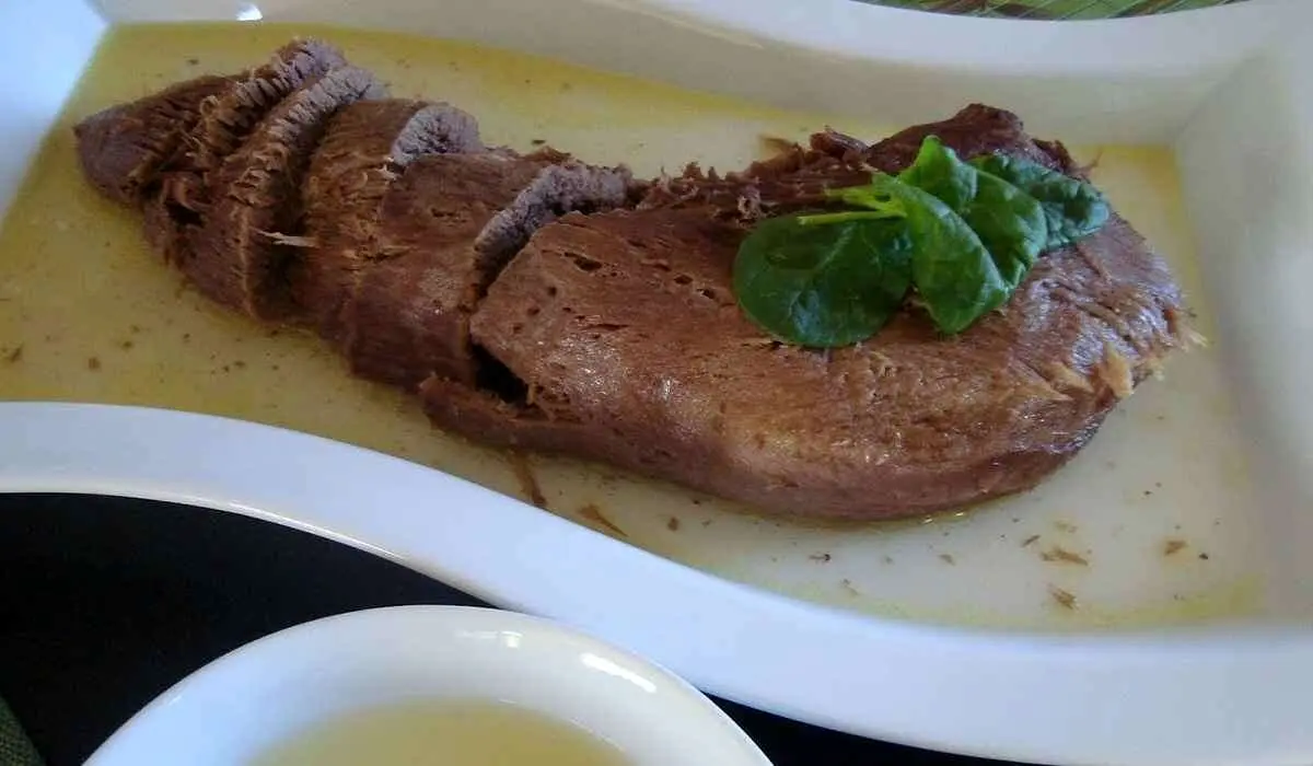 طرز تهیه خوراک زبان گوساله با سس مخصوص ویژه دورهمی های خاص