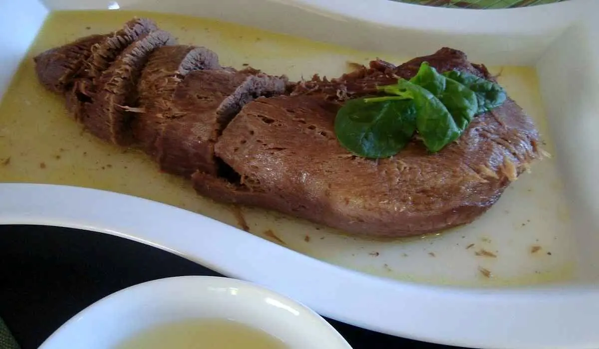 طرز تهیه خوراک زبان گوساله با سس مخصوص ویژه دورهمی های خاص
