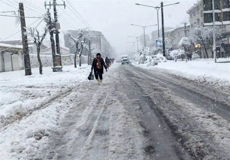 خیابان‌های رشت پس از بارش سنگین برف