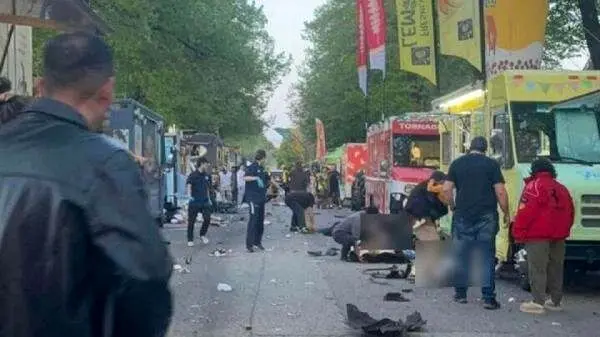 عبور راننده از روی جمعیت چند کشته بر جا گذاشت! 