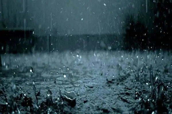 صحنه بسیار زیبا از بارش سنگین باران در عمان