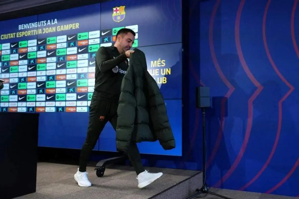 ژاوی لج کرده و کوتاه نمیآید