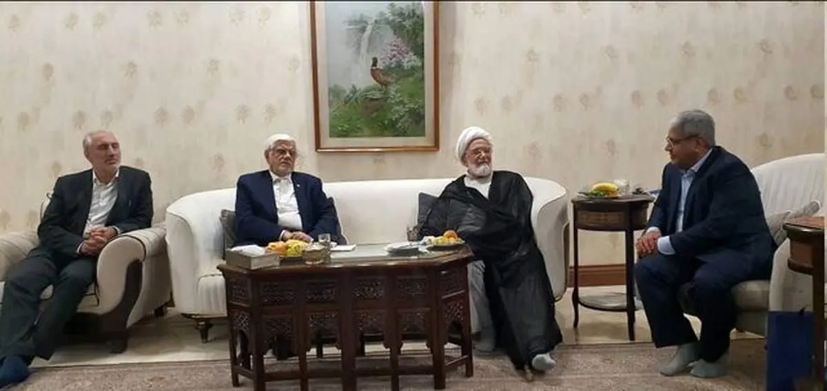 
عارف به دیدار کروبی رفت