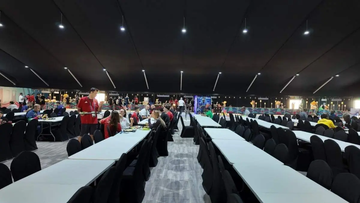 کاروان ایران در ریاض یا تور تفریح افراد بی‌ربط کنار ورزشکاران؟!