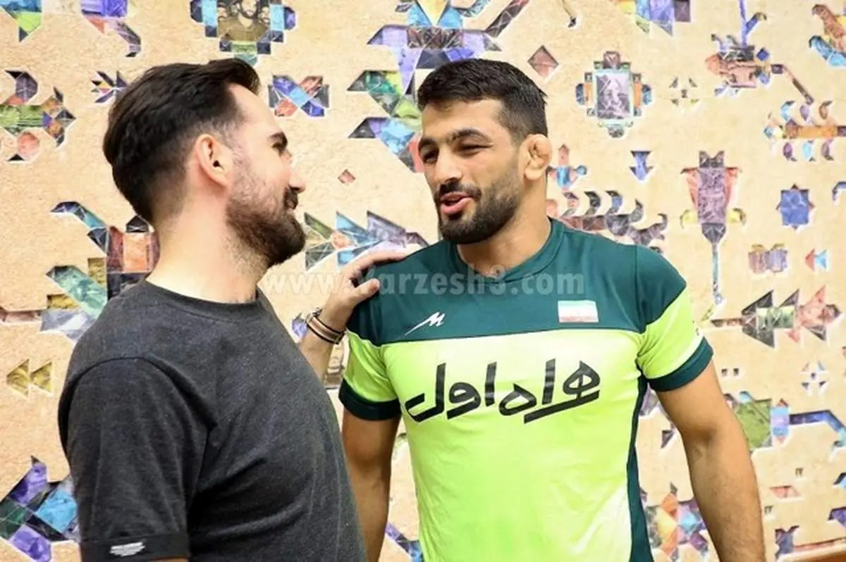 آشتی کنان جواد کاظمیان و حسن یزدانی/ عکس