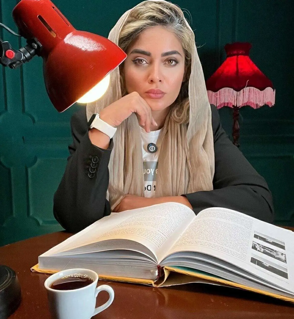 ژست جالب و لبخند خاص عارفه معماریان/ مانکن این بار اینستاگرامی شد!
