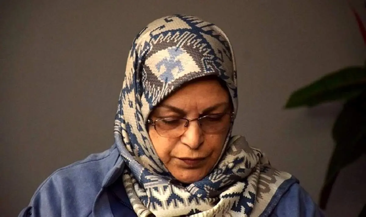 آذر منصوری: دست از خودبراندازی بردارید