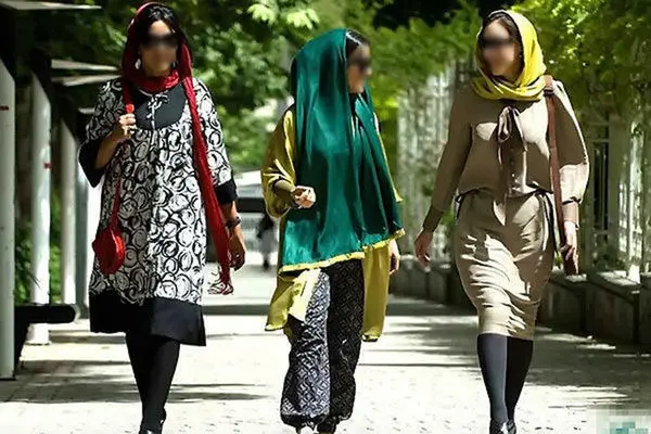 پیامک «تذکر حجاب» به تهران رسید /عکس