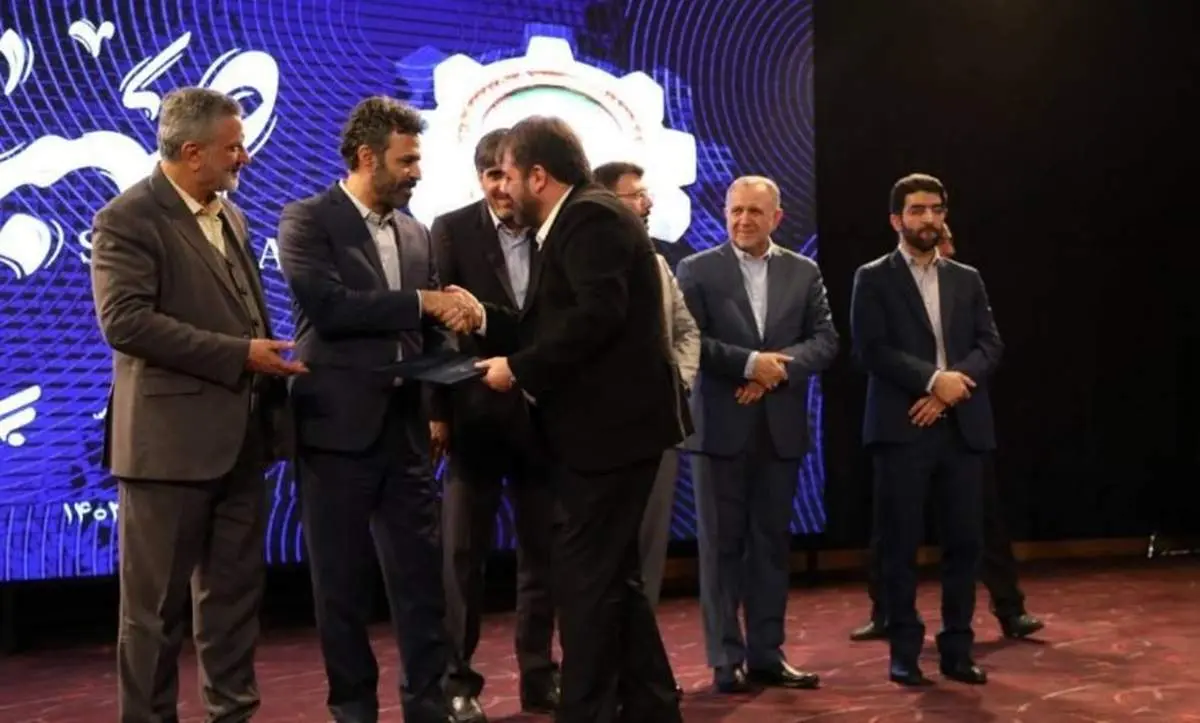 صبا فولاد خلیج فارس به عنوان یکی از شرکتهای برتر وزارت تعاون، کار و رفاه اجتماعی مورد تقدیر قرار گرفت