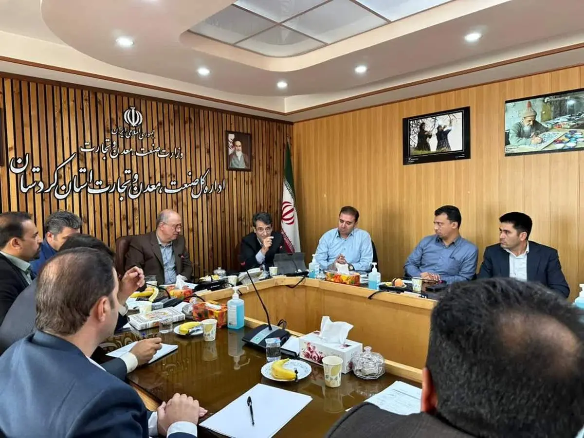 برای تامین تجهیزات و ماشین آلات مورد نیاز استان کردستان اقدام میکنیم