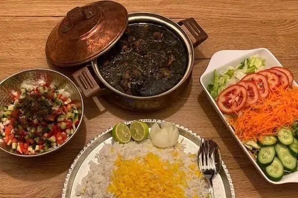 طرز تهیه قورمه سبزی بدون گوشت/راز قورمه سبزی جاافتاده