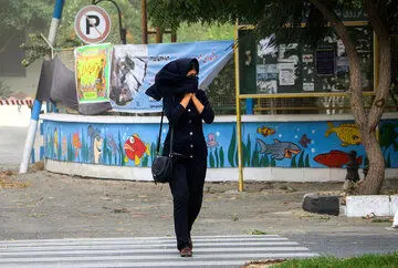 تندباد در راه تهران/ پایتخت نشین ها مراقب باشید