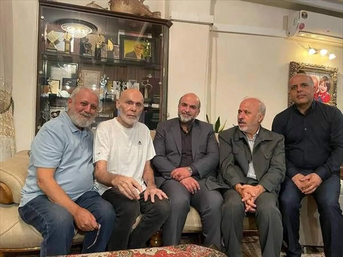 جدیدترین تصویر جمشید هاشم‌پور در خانه‌اش/ عکس