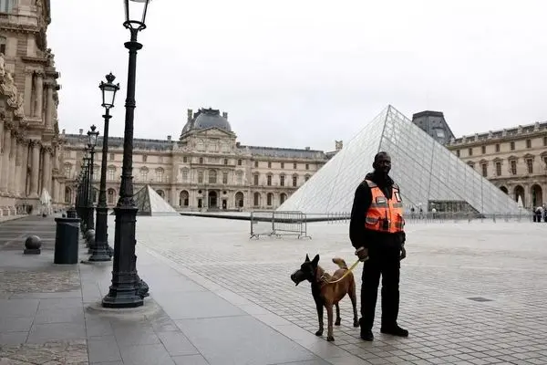 دو تن از سارقان «لوور» بازداشت شدند