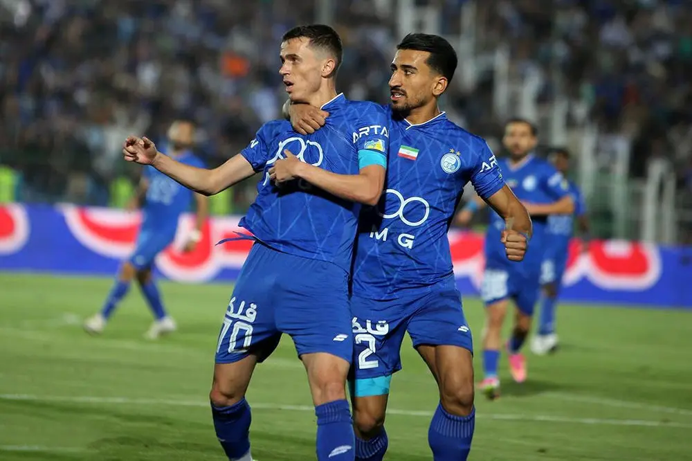 عاشقانه یاسر آسانی با خانومش در آسانسور/ ببینید