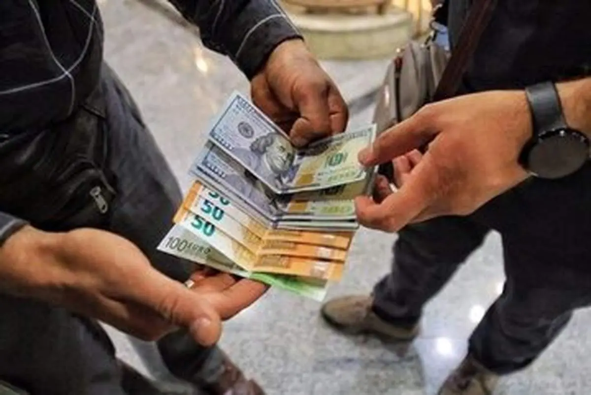 بمباران بازار ارز، قیمتها را نزولی کرد/ دلار وارد کانال ۴۰ هزار تومان میشود؟