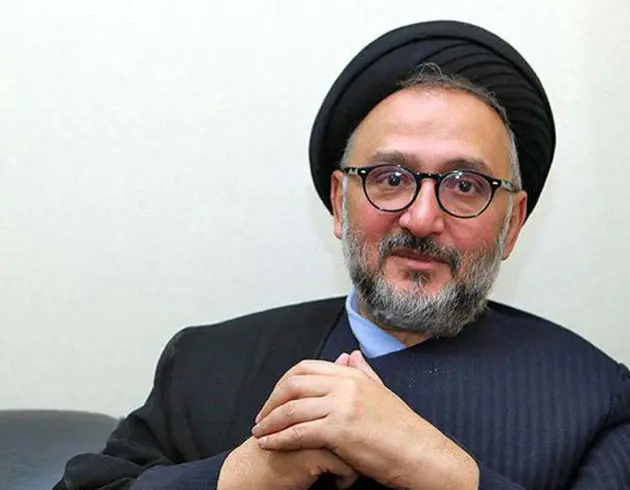 محمد علی ابطحی: انتخاب نکردن هیچ سودی به جز راه باز کردن برای افراطیون ندارد