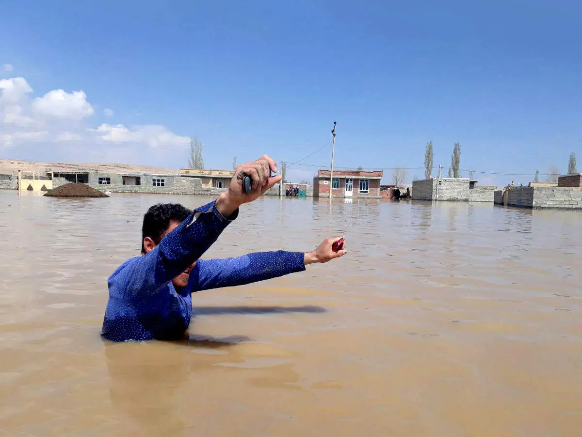 اولین سیلی سیل نواخته شد