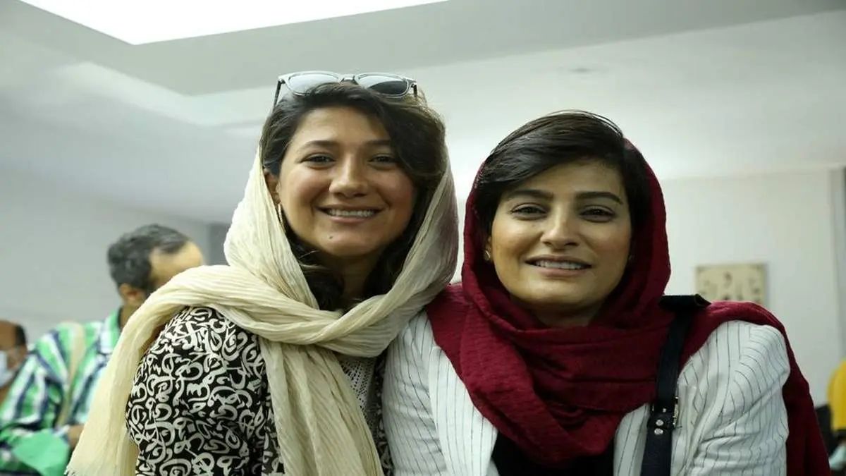 نامه سرگشاده روزنامهنگاران، نویسندگان و اهالی قلم ایران برای آزادی الهه محمدی و نیلوفر حامدی