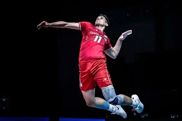 ملی پوشان والیبال به یاد صابر کاظمی با بازوبند مشکی وارد زمین می‌شوند
