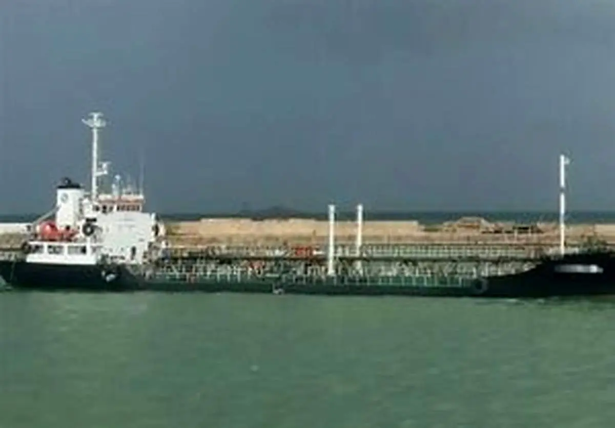 کشف ۶۰۰ هزار لیتر سوخت قاچاق در خلیج فارس/ ۱۱ نفر دستگیر شدند