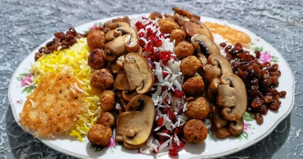 طرز تهیه قارچ‌پلو خوشمزه و مجلسی 