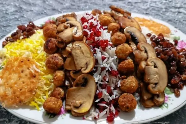 طرز تهیه قارچ‌پلو خوشمزه و مجلسی 