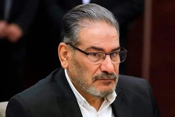 علی شمخانی باید پاسخگوی تناقضات افکار عمومی باشد!