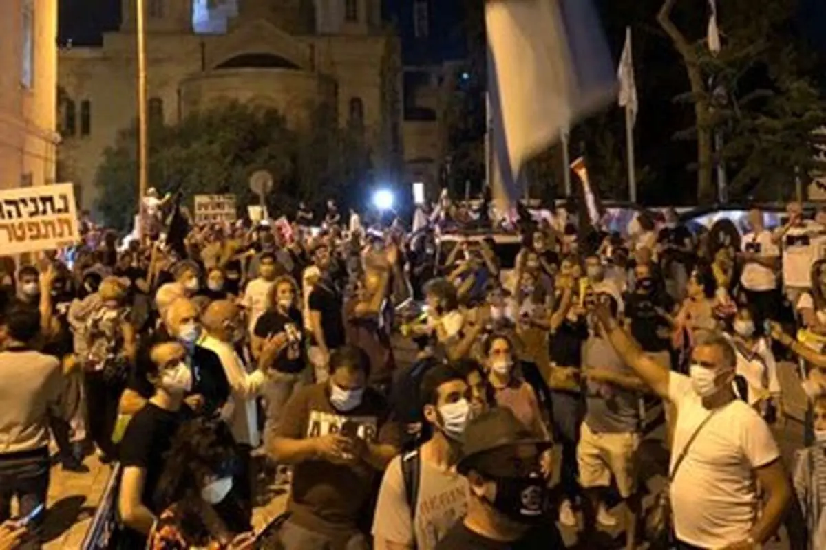 خانه نتانیاهو همچنان درحلقه محاصره معترضان با شعار توافق فوری