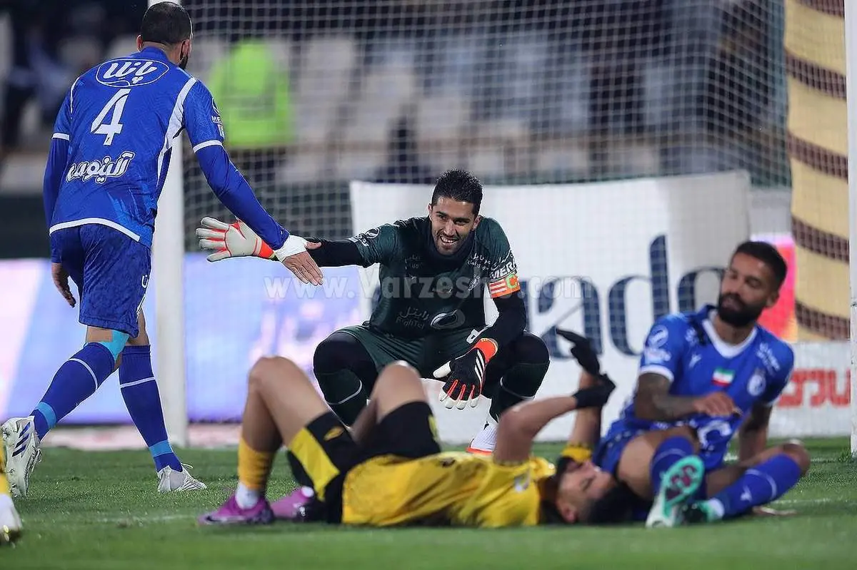 کاپیتان استقلال الان کیست؟