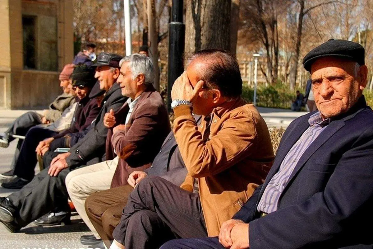 کسانیکه ۱۵ سال سابقه دارند ۵ سال به سن بازنشستگی شان افزوده می شود
