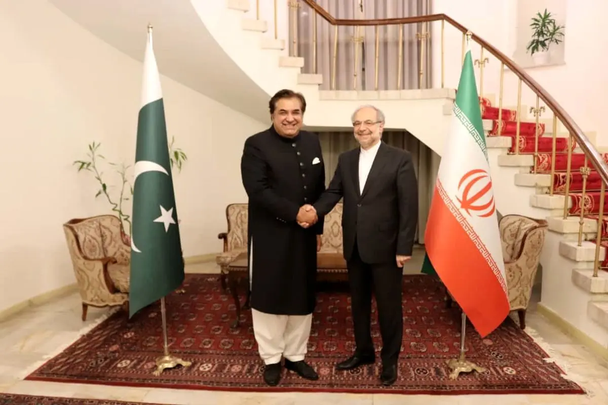 سفرای ایران و پاکستان به سفارتخانه ها باز می گردند؟