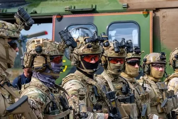 آماده‌باش برای جنگ احتمالی با روسیه/ فراخوان ۱۴۹ هزار نوجوان به خدمت سربازی