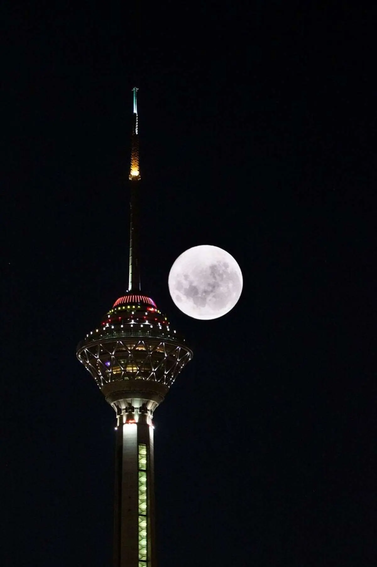 بهترین نقطه تهران برای دیدن ماهگرفتگی امشب ۱۶ شهریور