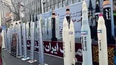 نمایش انواع موشک‌ها و سانتریفیوژها در حاشیه راهپیمایی ۱۳ آبان