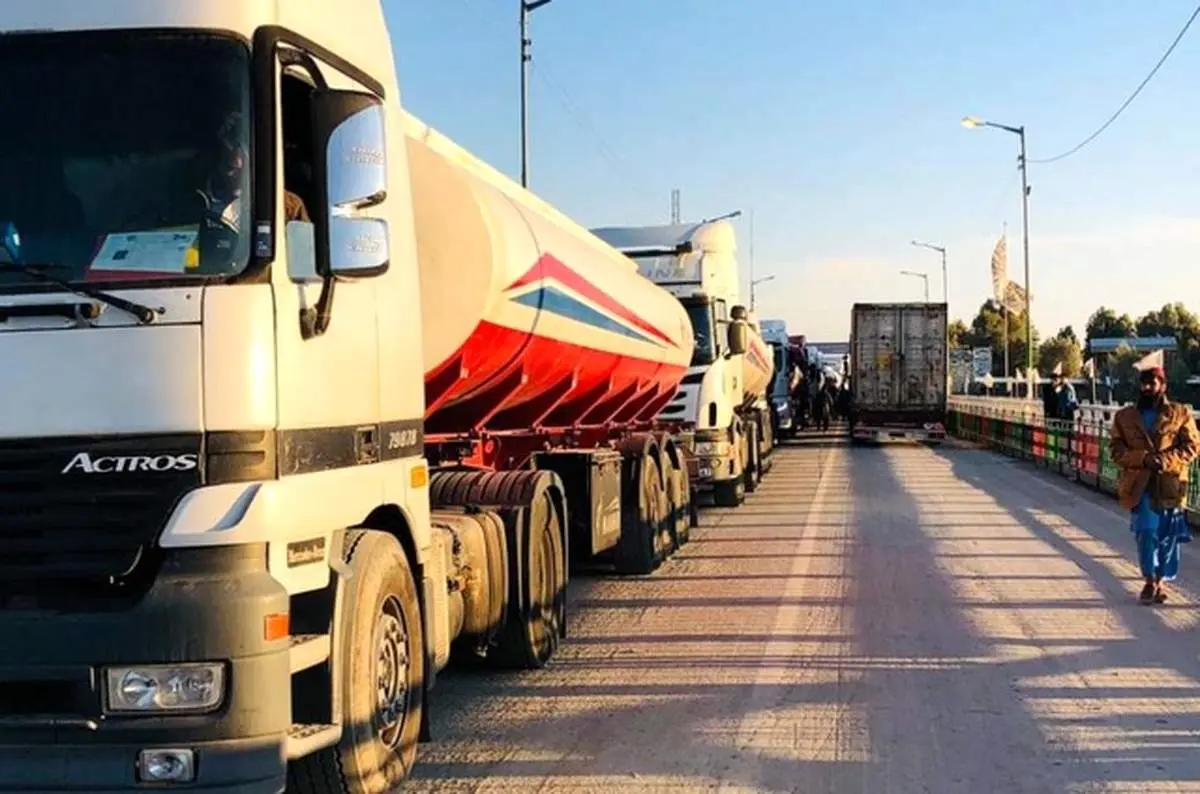 بنزین ایران استاندارد است | تایید نشدن فرآوردههای صادراتی  به افغانستان مافیایی است