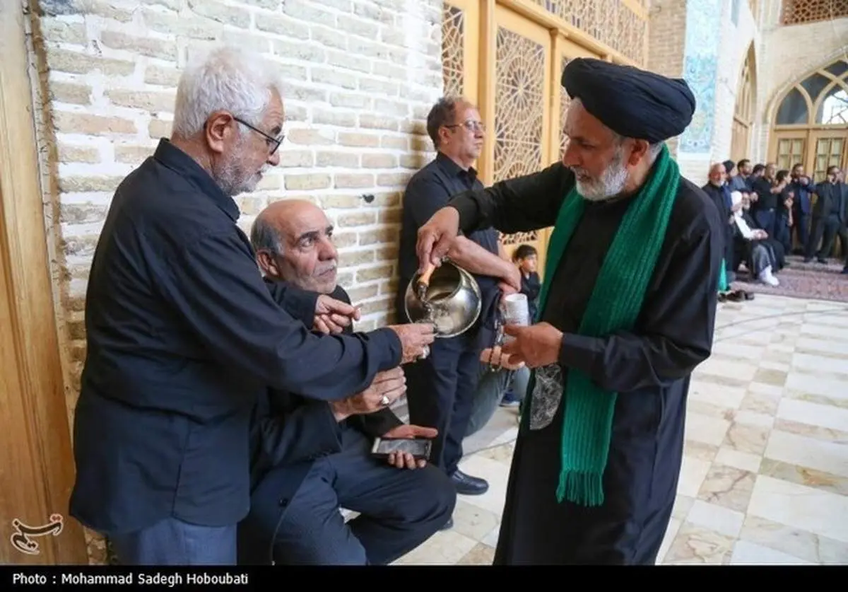 در این شهر از عزاداران با قهوه پذیرایی می کنند/ عکس