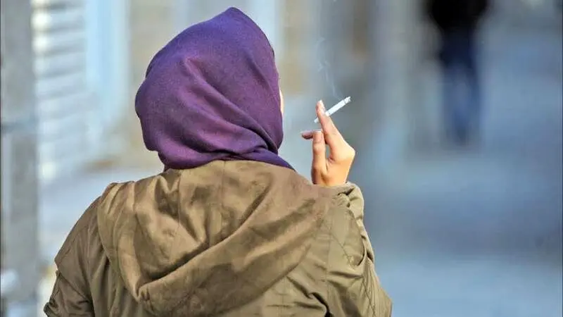 چرا سیگار کشیدن در دختران بیشتر شده؟