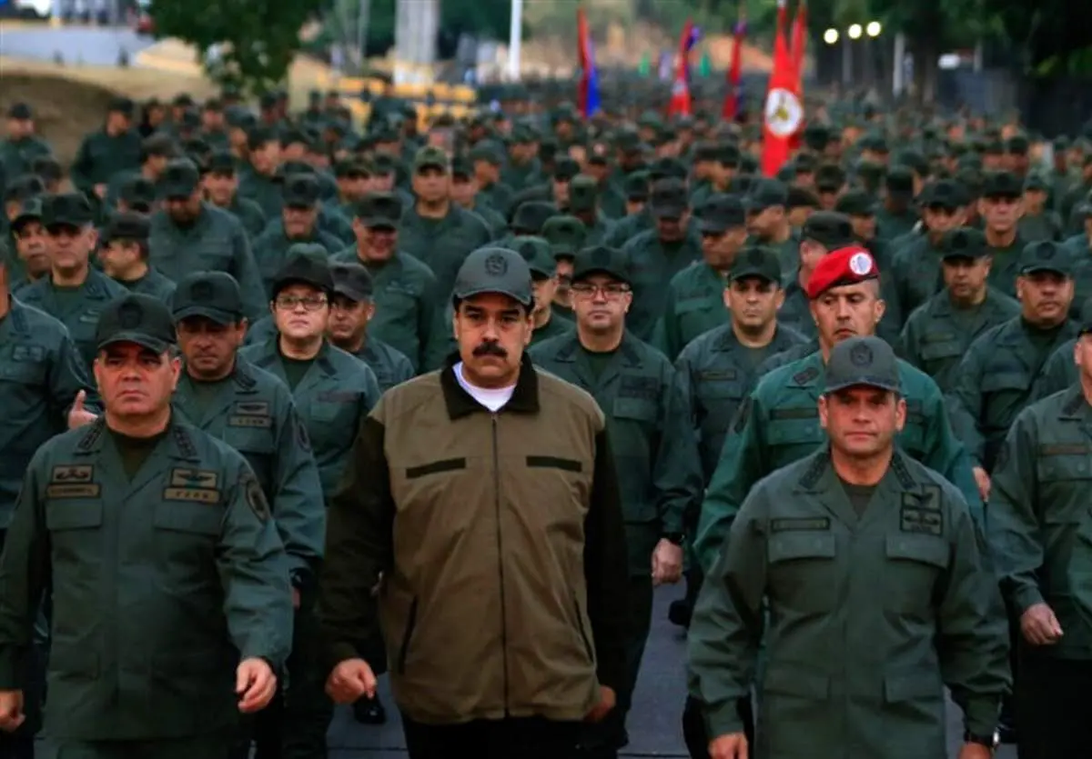 قانون جدید مادورو برای ادغام کامل ارتش و مردم در دفاع از کشور