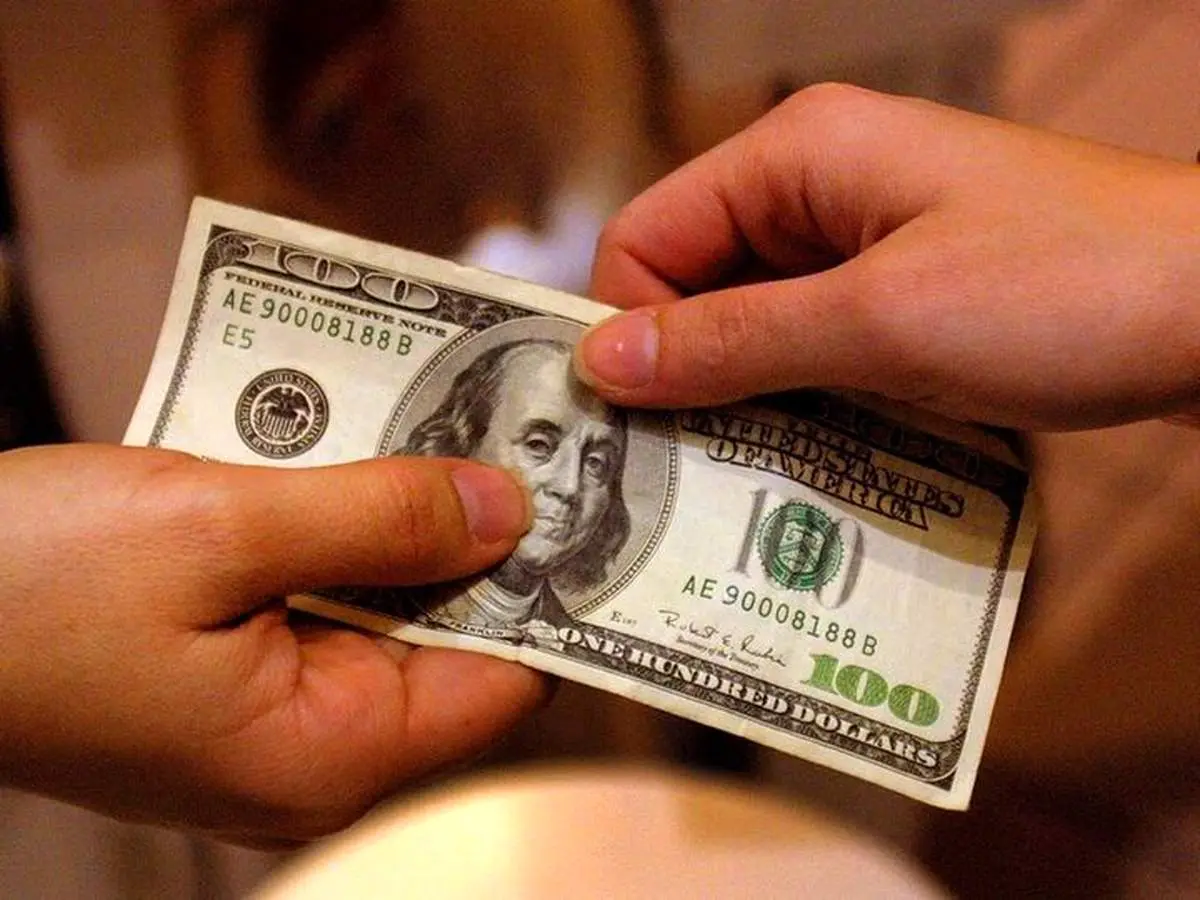 قیمت دلار ۴۱ هزار و ۶۷۸ تومان شد