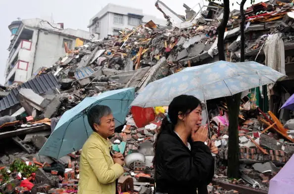 زلزله در چین تاکنون جان 116 نفر را گرفته/ سیستم آب و برق مختل شده