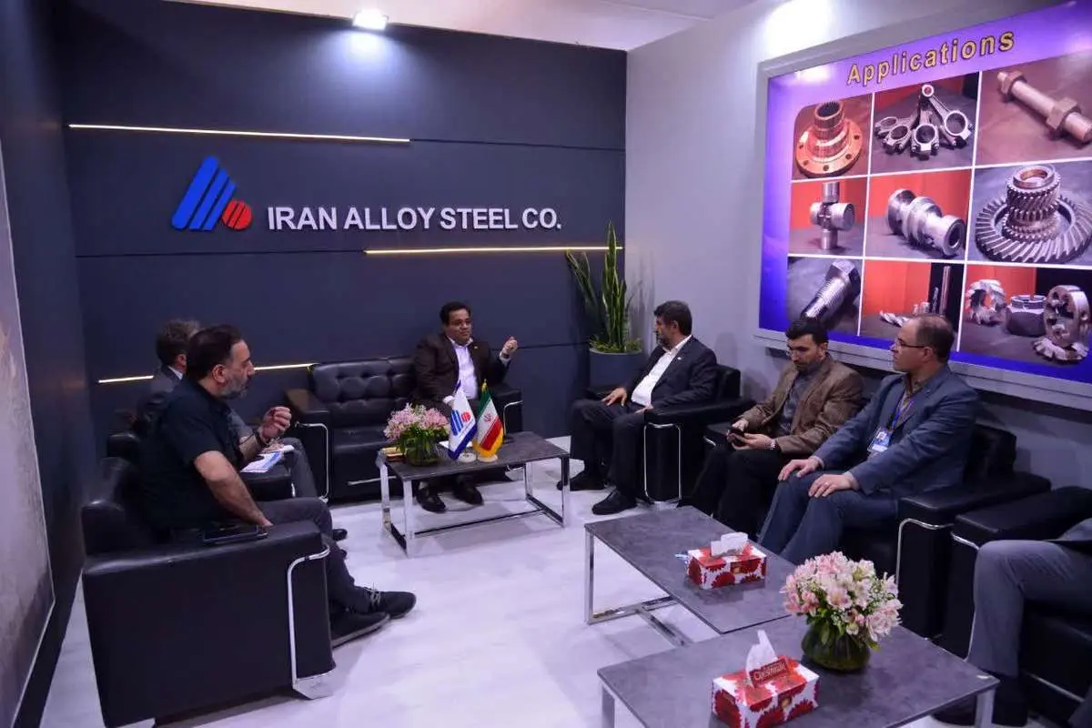 مهندس محمد کمال‌زاده، مدیرعامل شرکت فولاد آلیاژی ایران در غرفه این شرکت حضور یافت